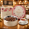 علبة Molato Chocolate بتقديم فاخر وتصميم أنيق مع الشوكولاتة والضيافة